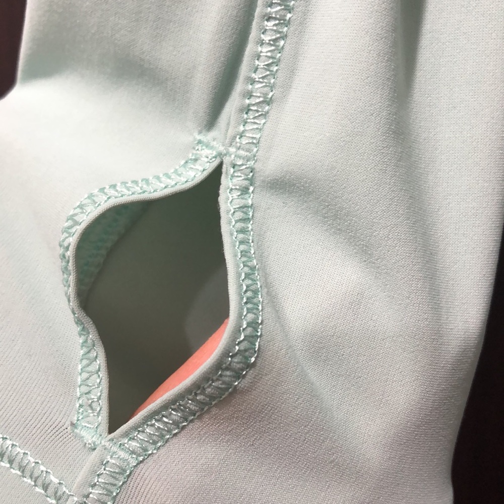 Lululemon Athletica Lightweight Half Zip Hoodie - Picture 4 of 4